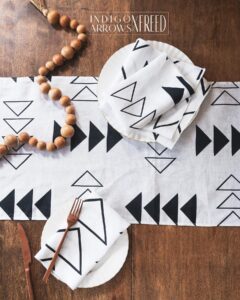 Indigo Arrows table runner and napkin products